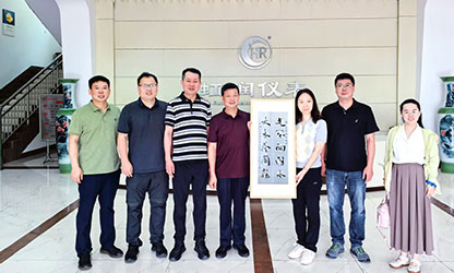 上海理工大學(xué)校友處、光電學(xué)院一行拜訪杰出校友林善平